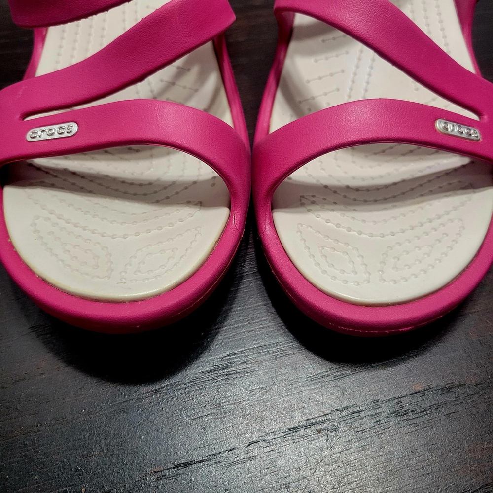 Crocs Women's Pink Patricia Mini Wedge Sandals Slides Comfort Casual Shoes W11 - Picture 3 of 11